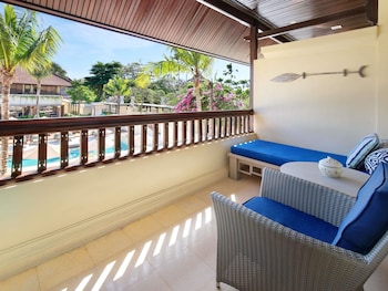 Deluxe Room, 1 King Bed, Pool View (Located In The  Garden Wing)