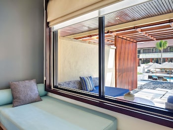 Deluxe Room, 1 King Bed, Pool Access (Garden Wing)