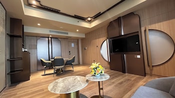 Privilege, Suite, 1 King Bed with Sofa bed