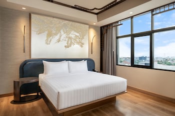 Privilege, Suite, 1 King Bed with Sofa bed