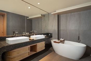 Privilege, Suite, 1 King Bed with Sofa bed