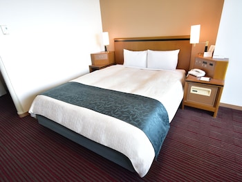 Double Room, Non Smoking (Airport Corner Double)