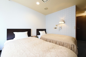 Economy Twin Room, Smoking