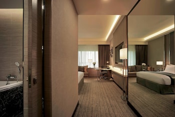 Deluxe Room, 1 King Bed