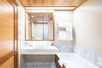 Premium Room, 1 King Bed