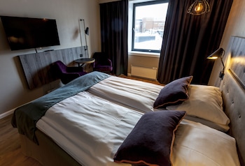 Room (Compact)