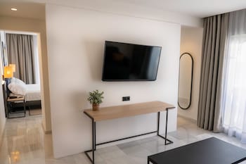 Suite, Sea View