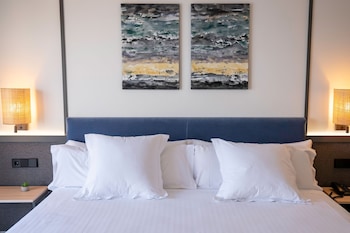 Deluxe Room, 1 Double Bed, Sea View