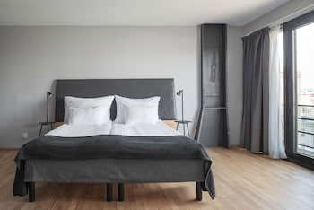 Deluxe Room, 1 King Bed, Non Smoking