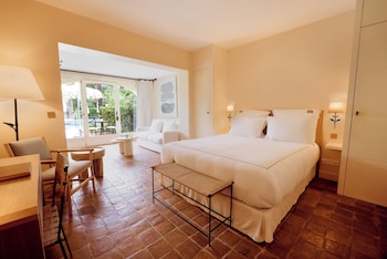 Junior Suite, 1 Queen Bed with Sofa bed