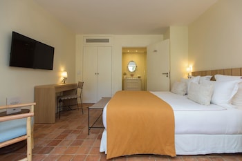 Junior Suite, 1 Queen Bed with Sofa bed