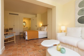 Junior Suite, 1 Queen Bed with Sofa bed