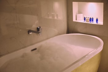 Ford Suite