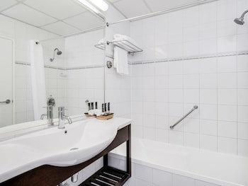Room, 1 King Bed, City View
