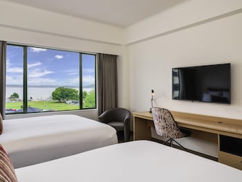 Twin Room, 2 Queen Beds, Lake View