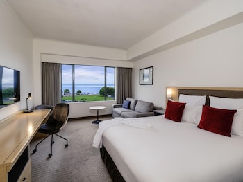 Room, 1 King Bed, Lake View