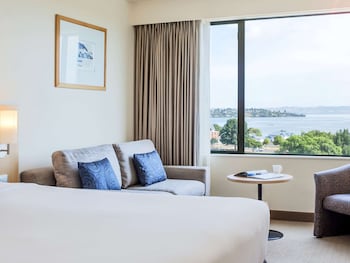 Junior Suite, 1 King Bed, Lake View