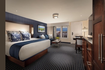 Premium Room, 1 King Bed with Sofa bed, Pool View