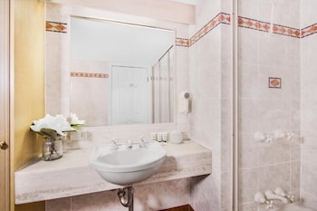 Modern One Bedroom Suite