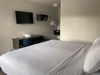 Deluxe Room, 1 Double Bed, Non Smoking, Refrigerator & Microwave