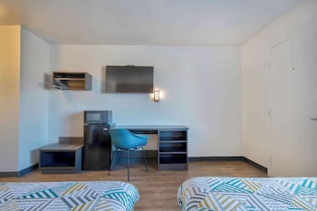Deluxe Room, 2 Double Beds, Non Smoking, Refrigerator & Microwave