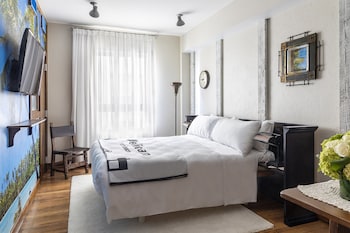 Deluxe Room, 1 Queen Bed