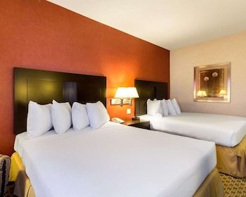 Standard Room, 2 Queen Beds, Smoking