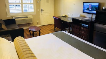 Standard Room, 1 King Bed, Accessible