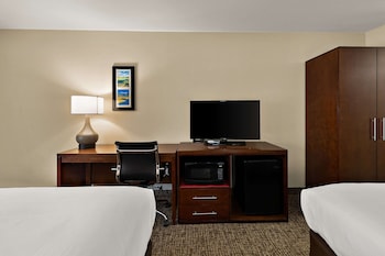 Family Suite, 2 Queen Beds, Non Smoking