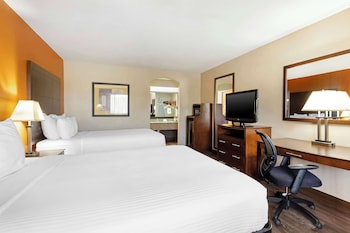 Executive Room, 2 Queen Beds, Non Smoking, Refrigerator & Microwave (Interior)