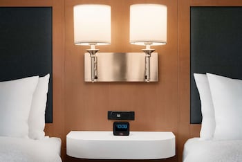 Room, 2 Queen Beds, Accessible, Non Smoking