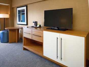 Room, 1 King Bed, Accessible (Mobility, Roll-In Shower)