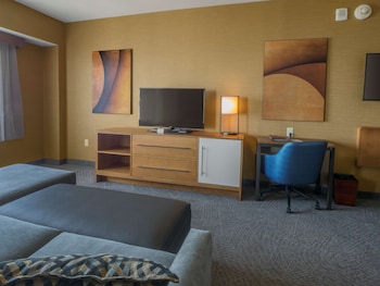 Room, 1 King Bed, Jetted Tub, River View