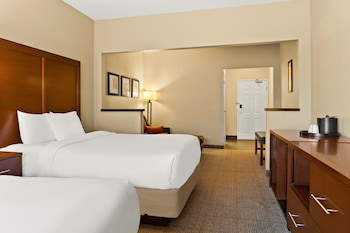Suite 2 Queen Beds Non Smoking Room with 2 Person Sofa Bed