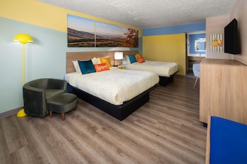 Room, 2 Queen Beds, Non Smoking
