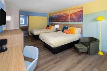 Suite, Multiple Beds, Non Smoking