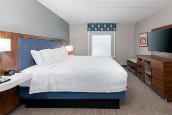 Suite, 1 King Bed, Kitchen