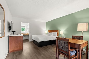 Standard Room, 1 Queen Bed