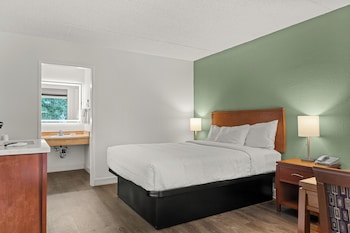 Standard Room, 1 Queen Bed