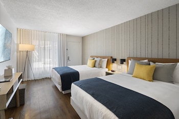 Standard Room, 2 Queen Beds, Ground Floor