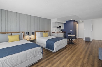 Premium Room, 2 Queen Beds, Kitchenette