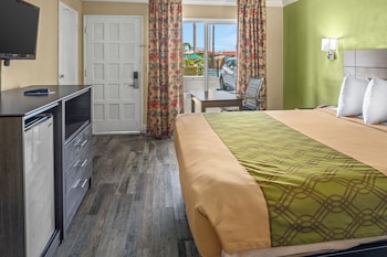 Standard Room, 1 Queen Bed