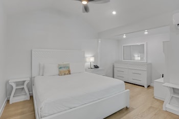 Palms Villa (Not Pet Friendly)