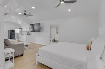 Palms Villa (Not Pet Friendly)