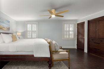 Room (​Hibiscus)
