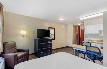 Studio, 1 Queen Bed, Non Smoking