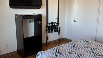 Standard Room, 1 Double Bed, Accessible, Non Smoking
