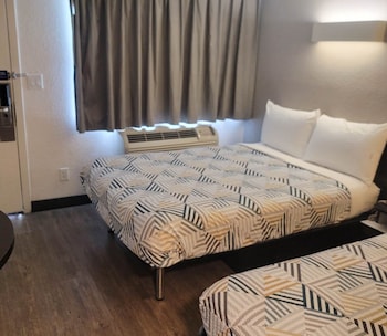 Standard Room, 2 Double Beds, Non Smoking
