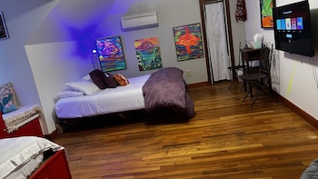Design Room, 1 Queen Bed