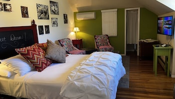 Comfort Room, 1 Queen Bed